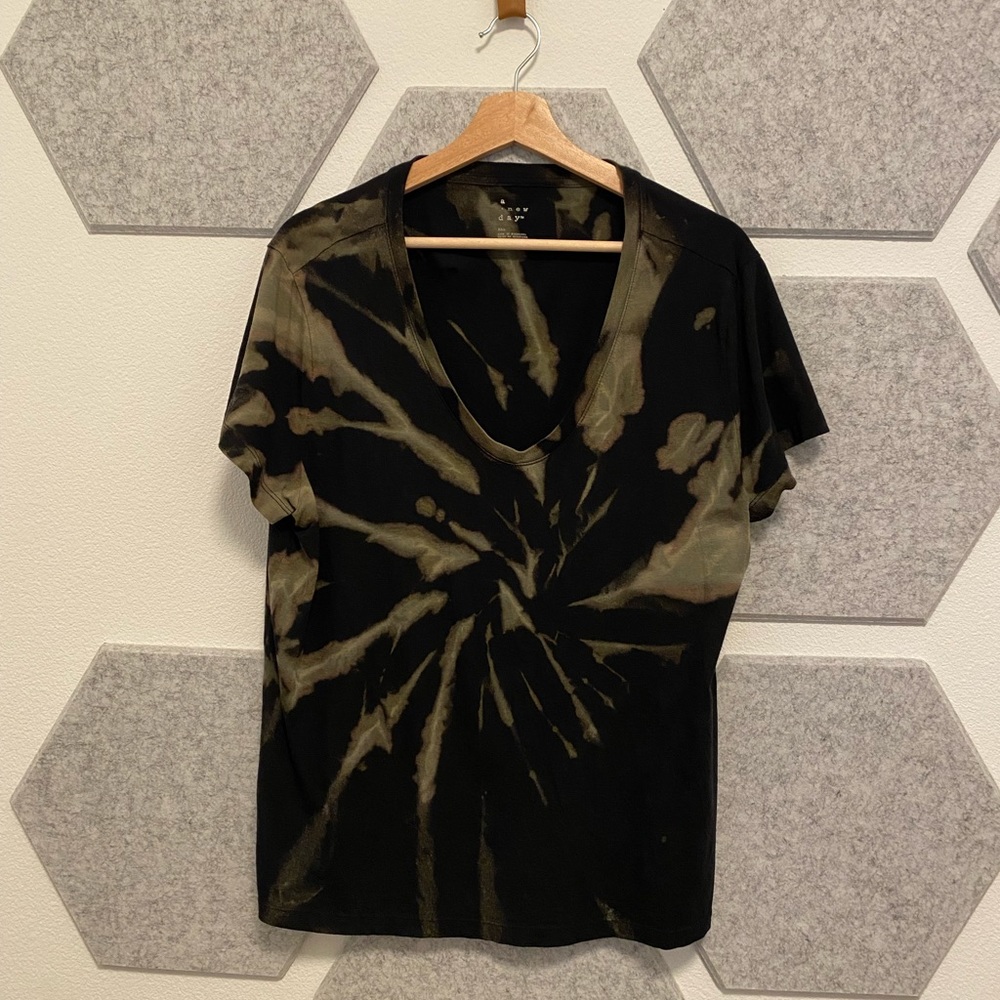 XXL a new day Black Bleached Tie Dyed Shirt grey v neck short sleeve